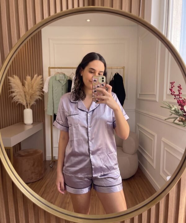 Pijama satinada de short morado