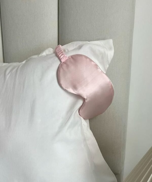 Antifaz de seda rosado